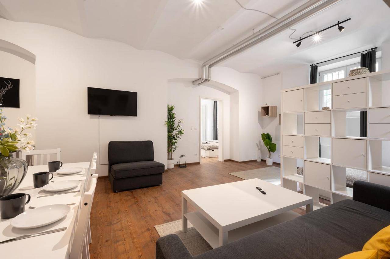 Munich City - Apartment 2 Bedroom With Great Kitchen Bagian luar foto